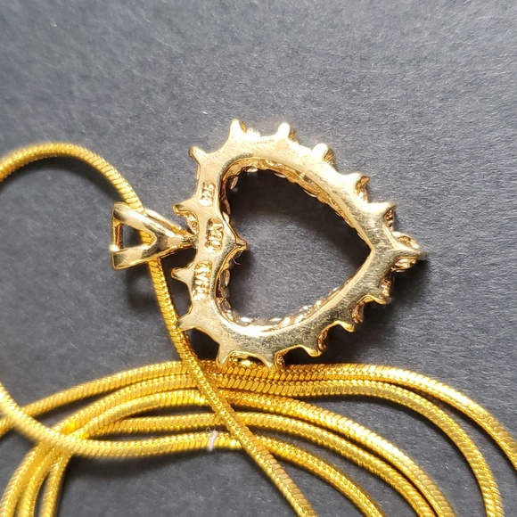 Radiant Elegance: 18K Gold-Plated Chain with Sterling Silver 925 Heart Necklace - Picture 2 of 10